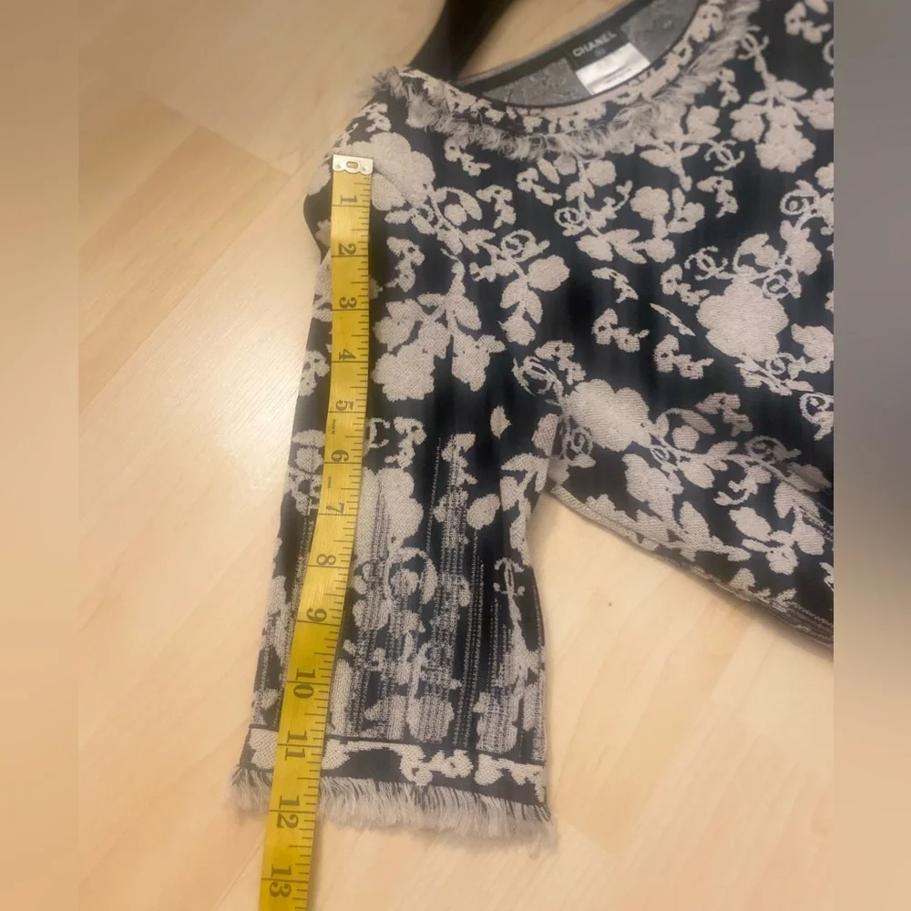 CHANEL 14C Resort Runway Camellia CC Logo Jacquard Knit Top